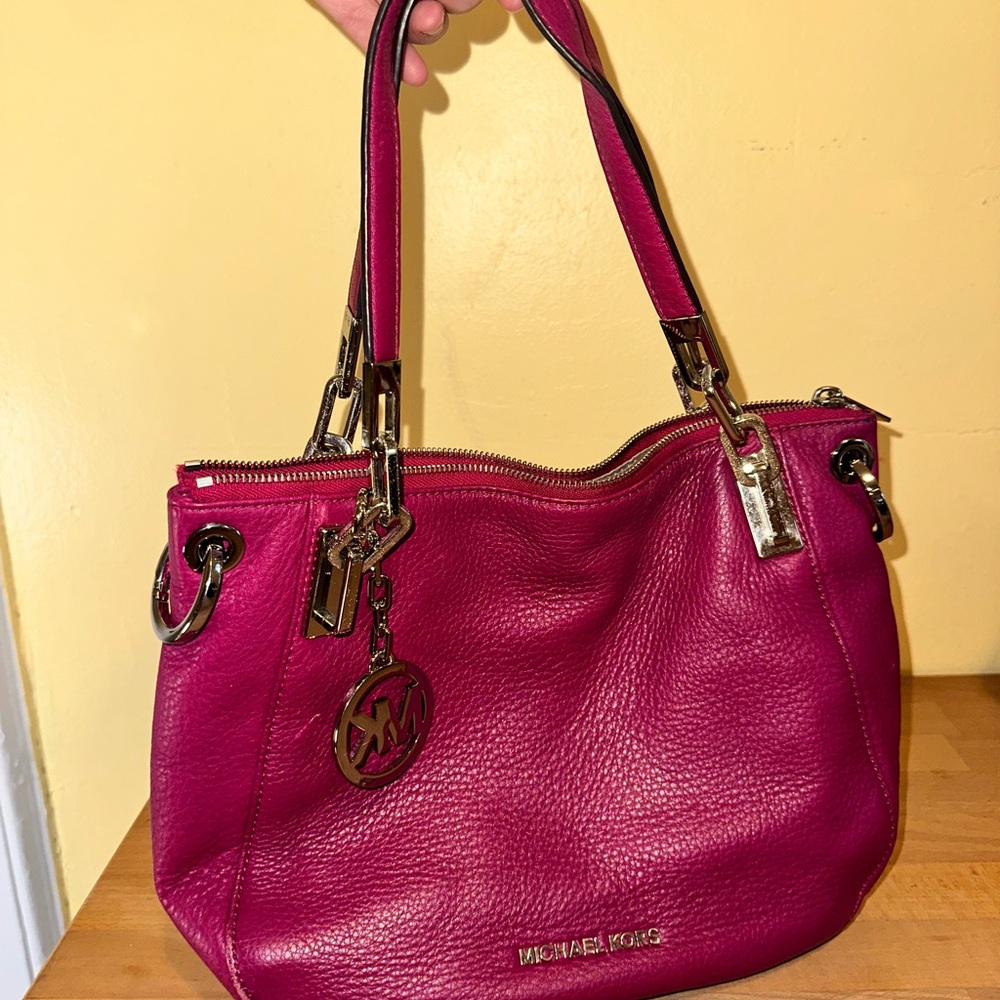 Michael Kors Pink Leather Shoulder Bag - Picture 2 of 7